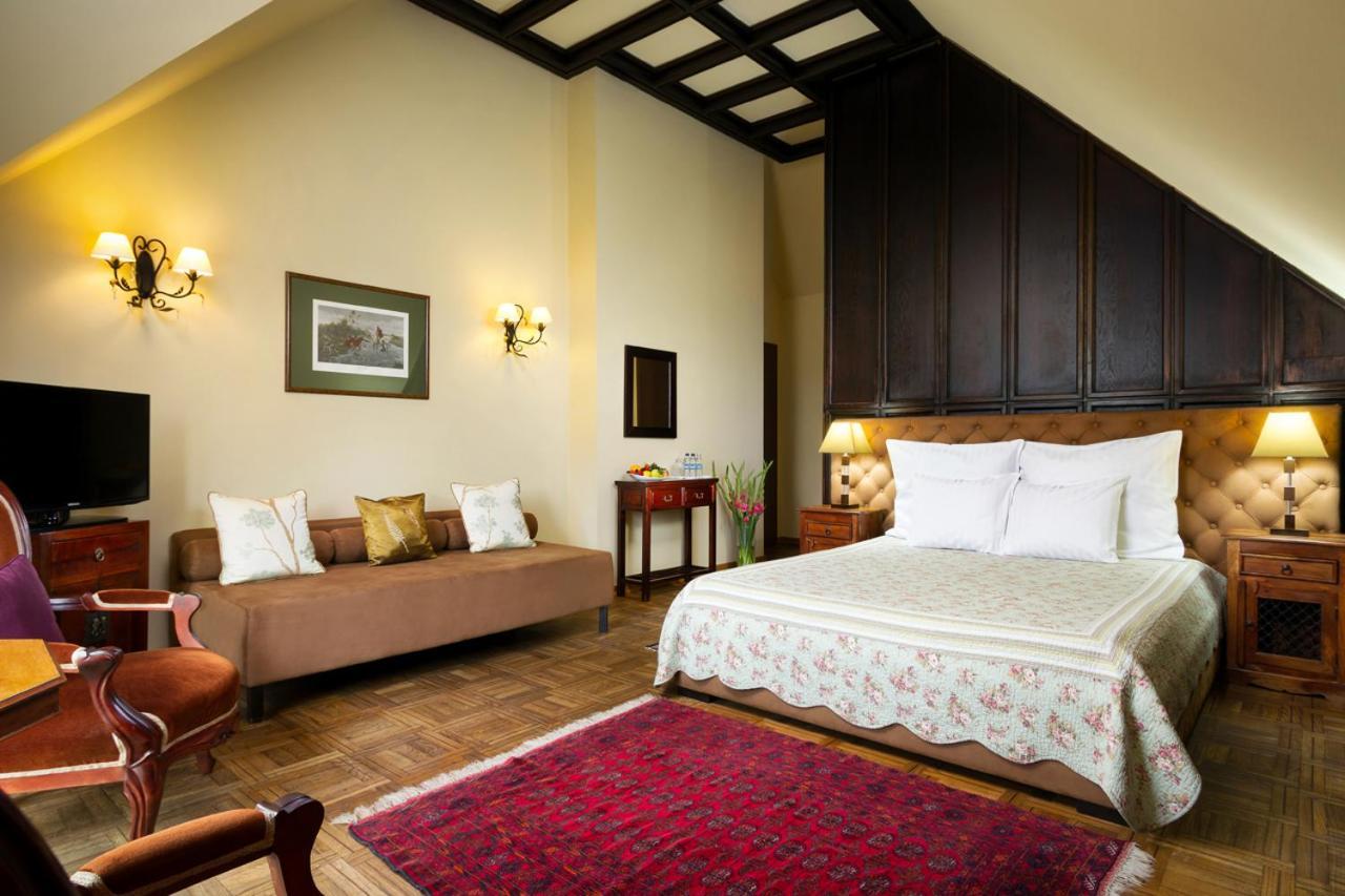 Villa Riccona Bronisze Екстериор снимка