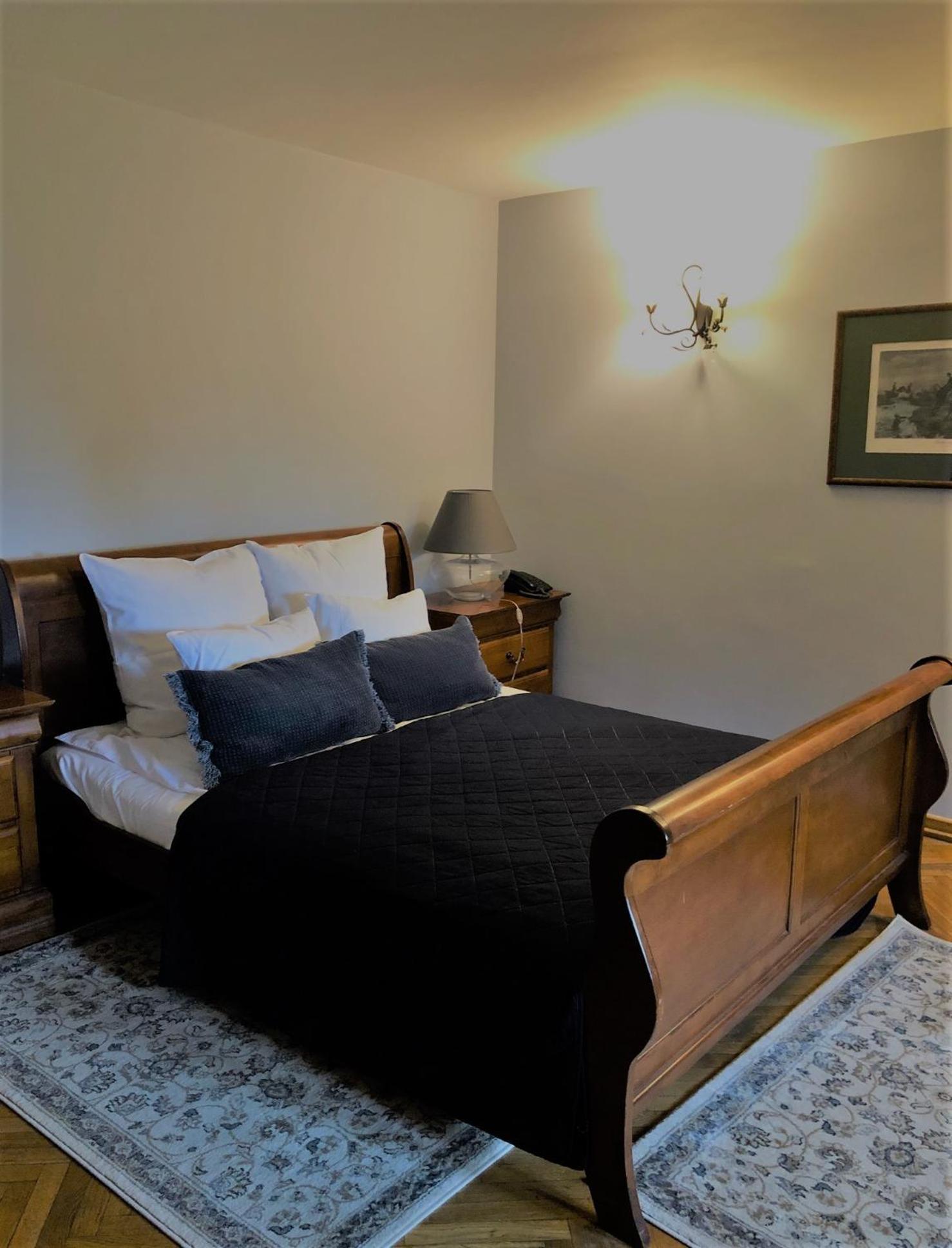 Villa Riccona Bronisze Екстериор снимка